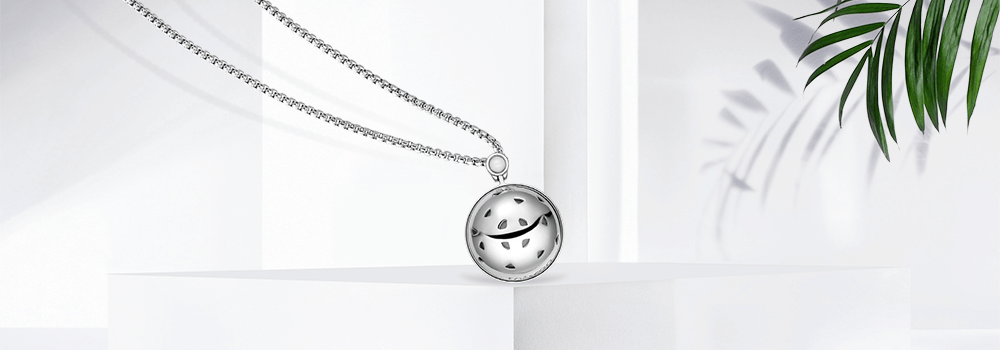 We-Bold-Pioneer-White-Necklace-smart-necklace